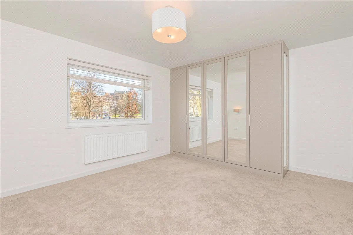 St. Marys Walk, HG2, photo 9