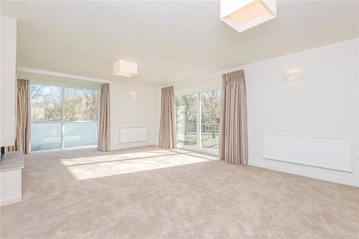 St. Marys Walk, HG2, photo 5