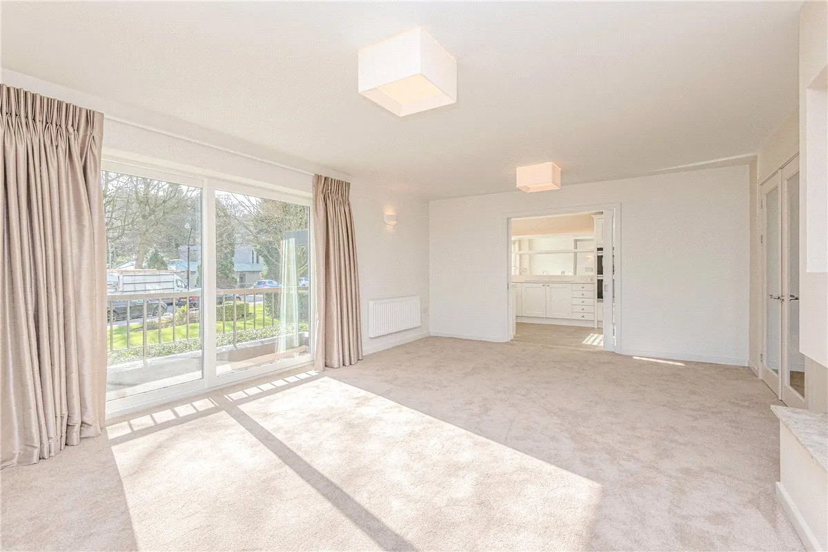 St. Marys Walk, HG2, photo 6
