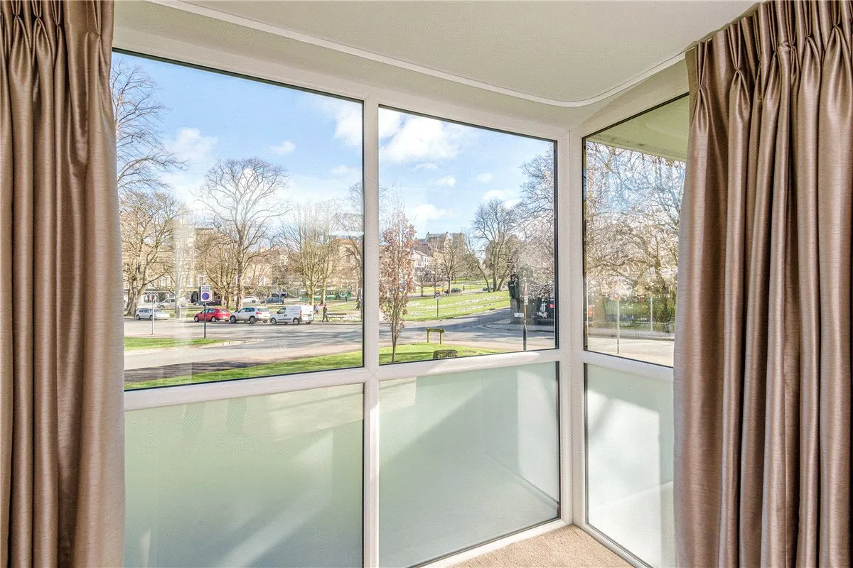 St. Marys Walk, HG2, photo 13