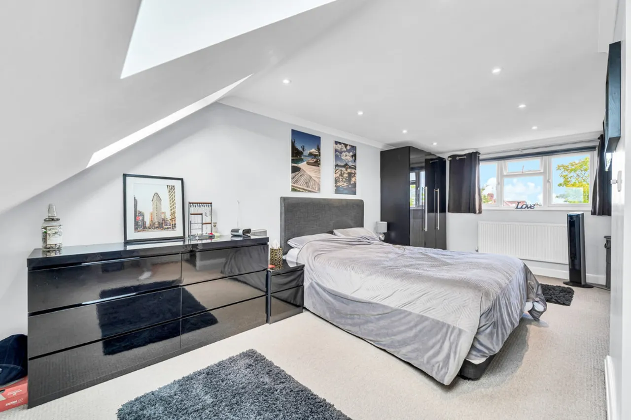 Meadway, Ashford, TW15, photo 6