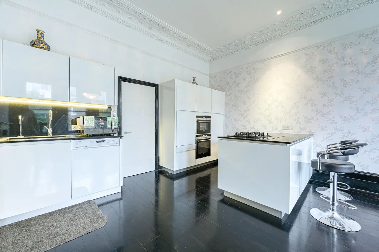 Flat 6, 65 Warwick Road, London, photo 6