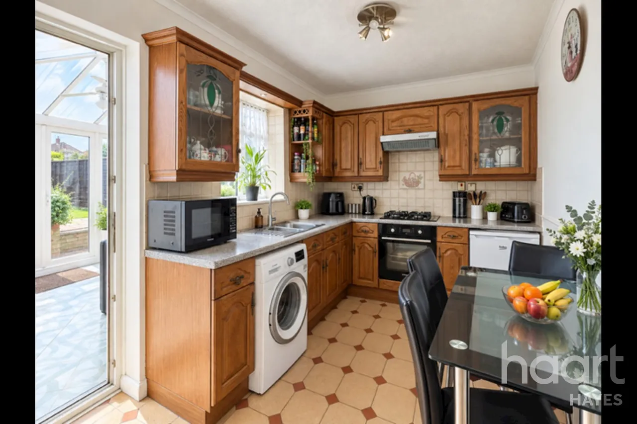 Appletree Avenue, West Drayton, UB7, photo 5