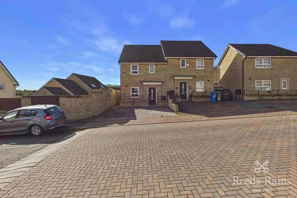 3 bed house to rent, Sgt Mark Stansfield Way, Hyde, SK14