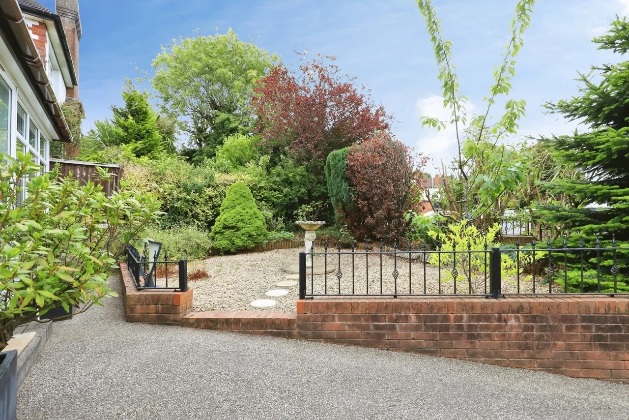 Goldthorn Hill, Wolverhampton, WV2, photo 24