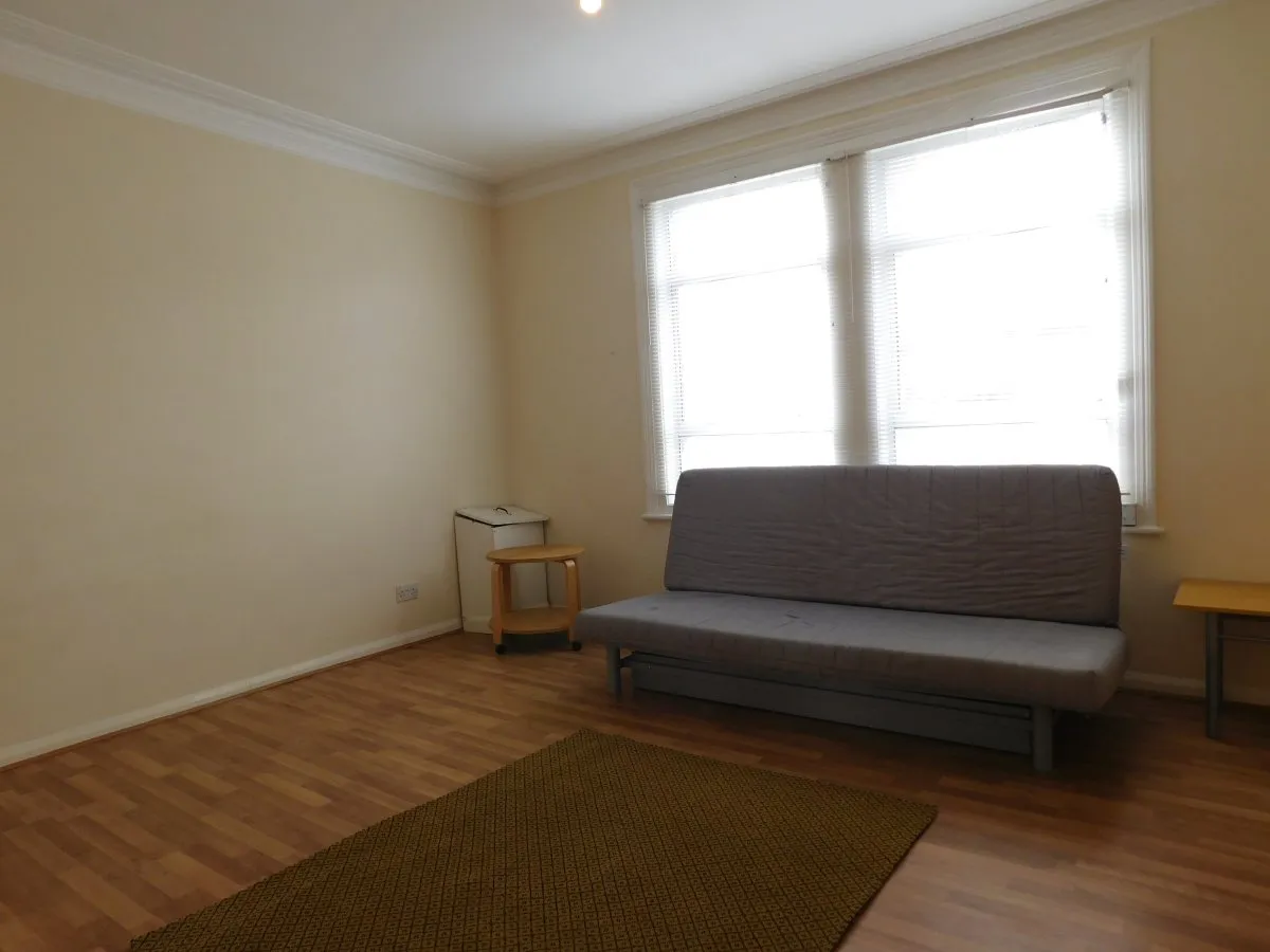 2 bed flat to rent, Greenford Avenue, Hanwell, W7