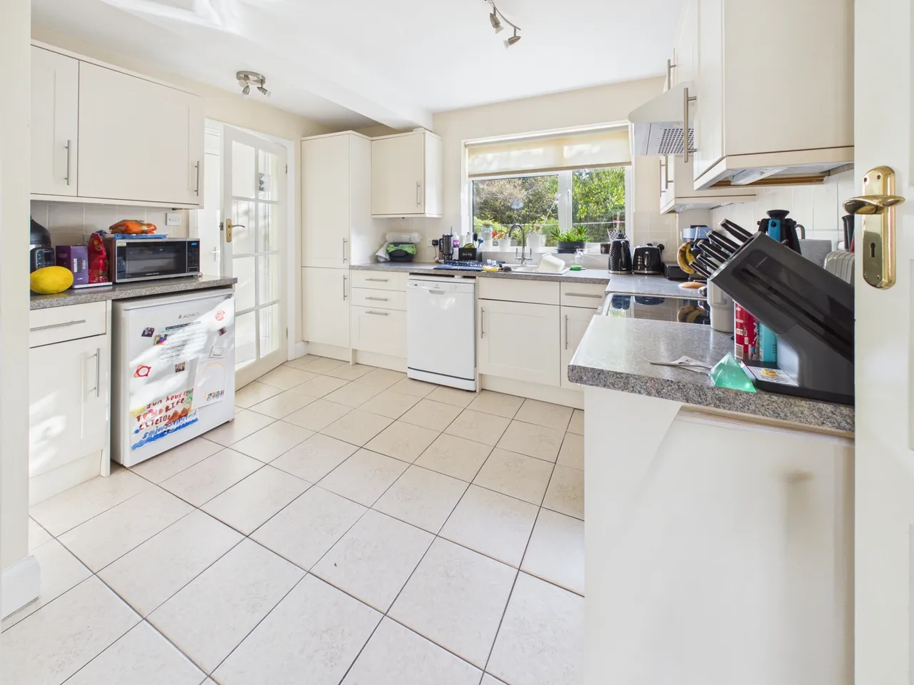 Ferndale Road, Ashford, TW15, photo 2