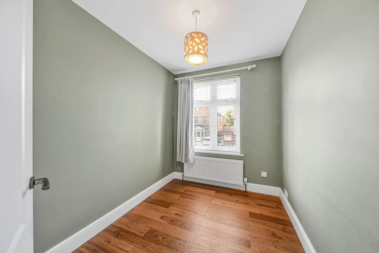 Vincent Gardens, London, NW2, photo 13