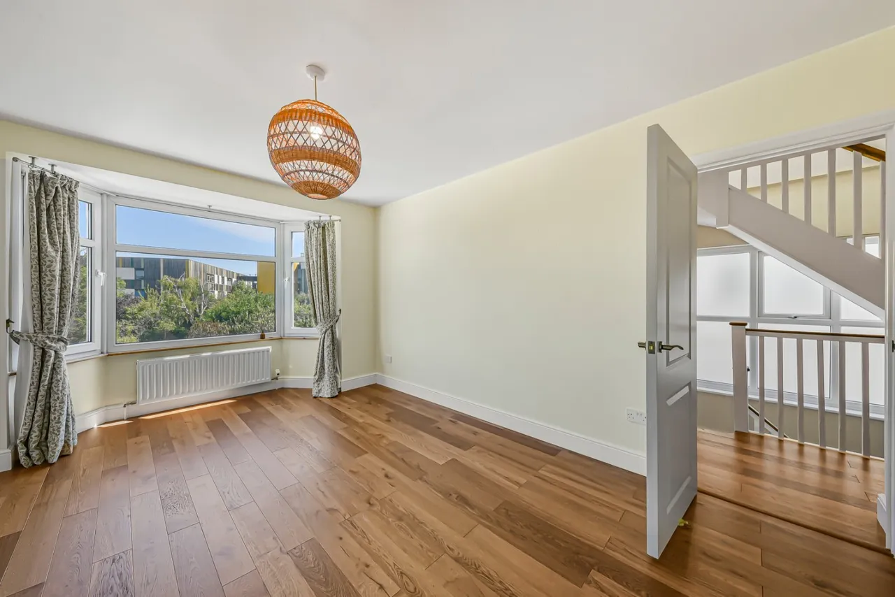 Vincent Gardens, London, NW2, photo 11