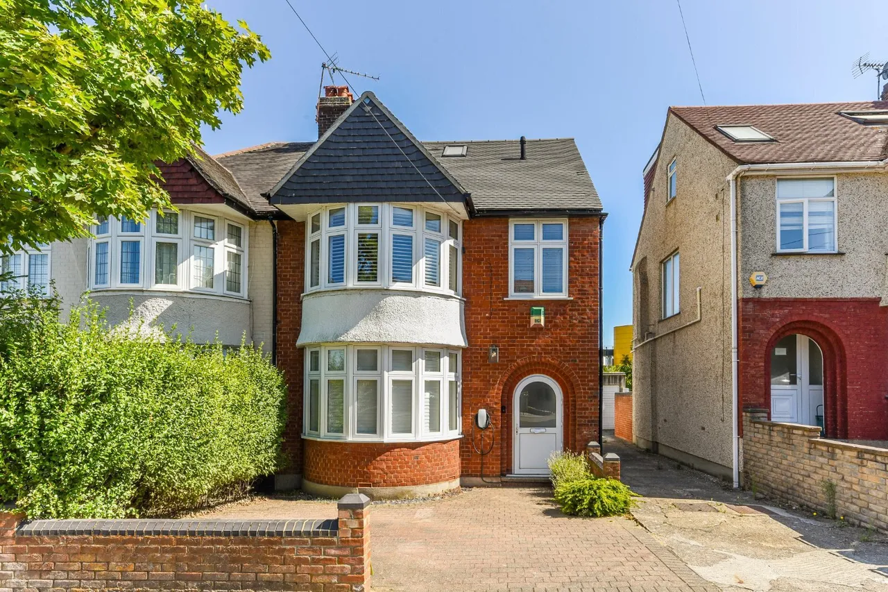 Vincent Gardens, London, NW2, photo 18