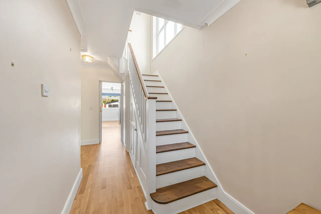 Vincent Gardens, London, NW2, photo 19