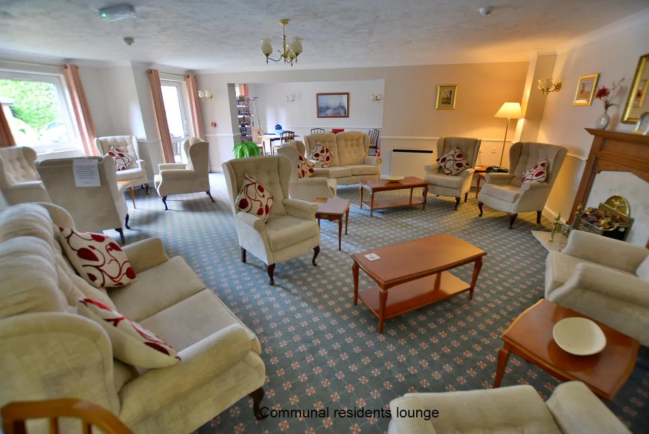 Alexandria Court, BH22, photo 14