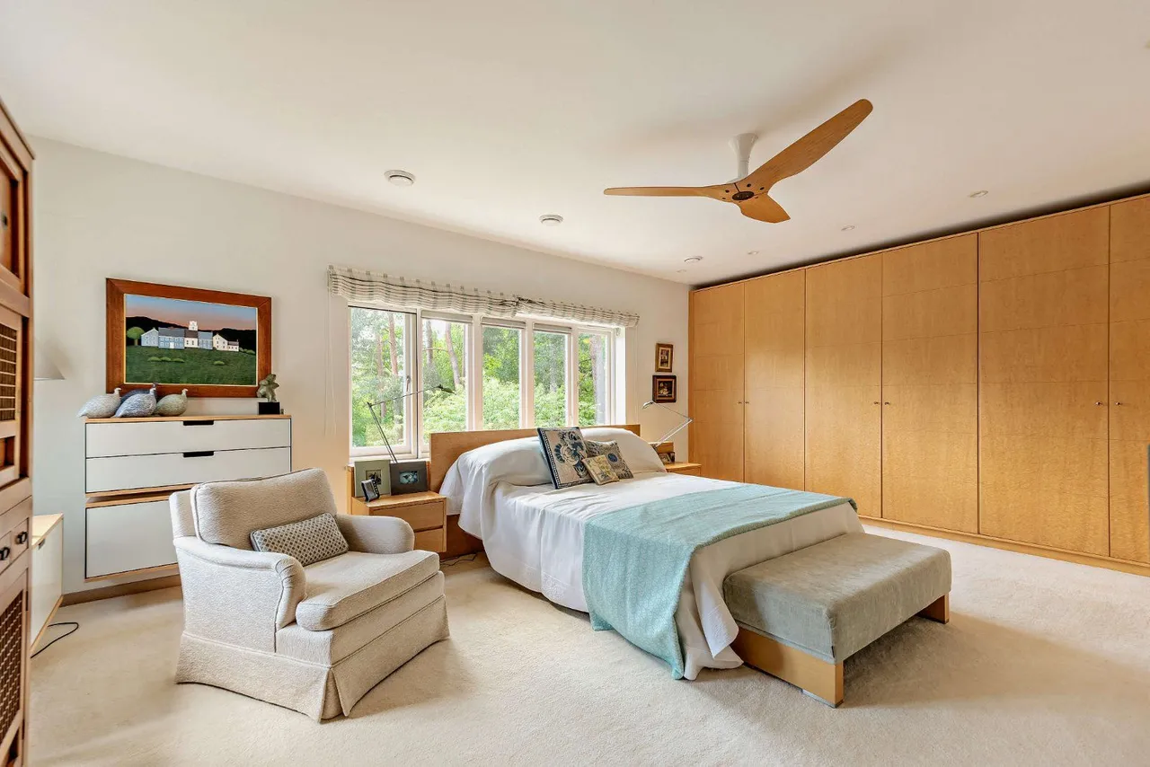 Swifts Close, Farnham, Surrey, GU10 1QX, photo 12