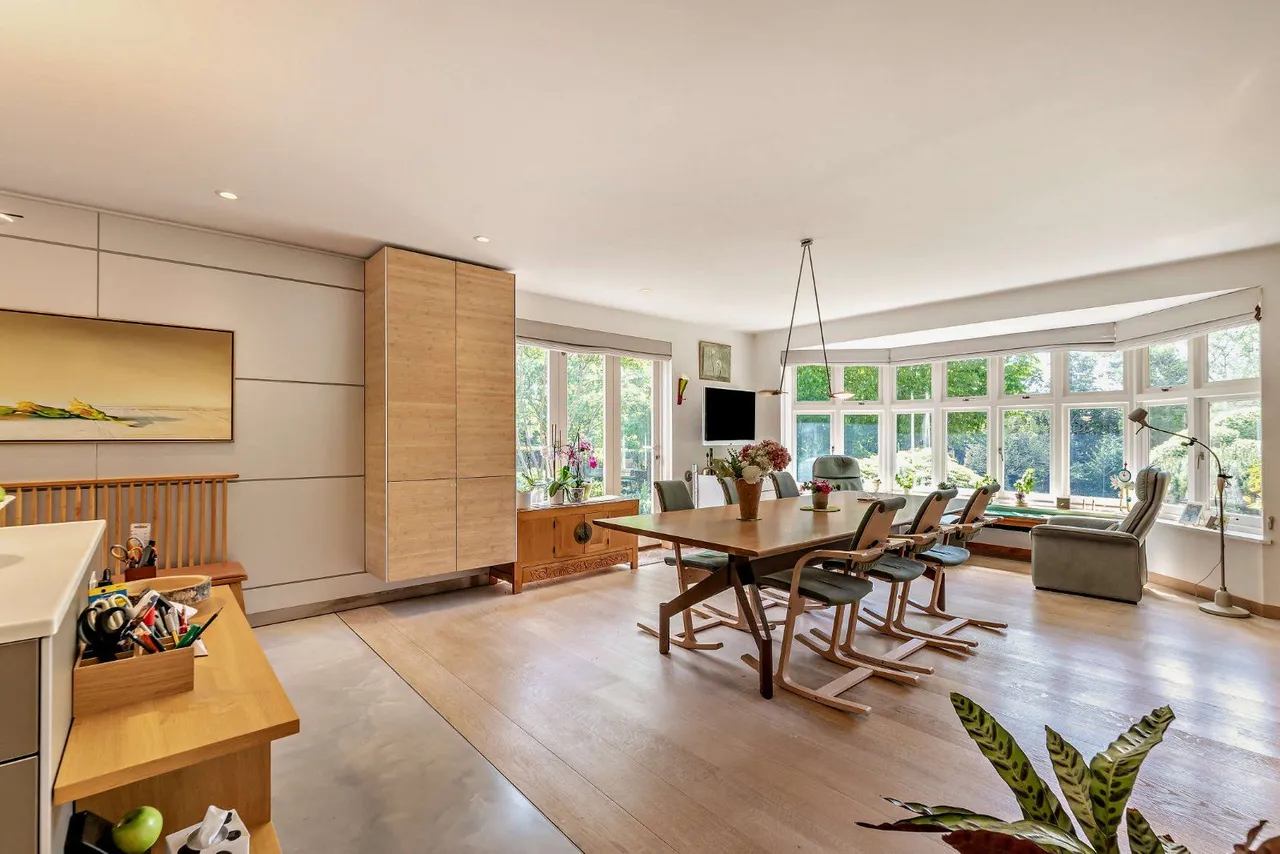 Swifts Close, Farnham, Surrey, GU10 1QX, photo 5
