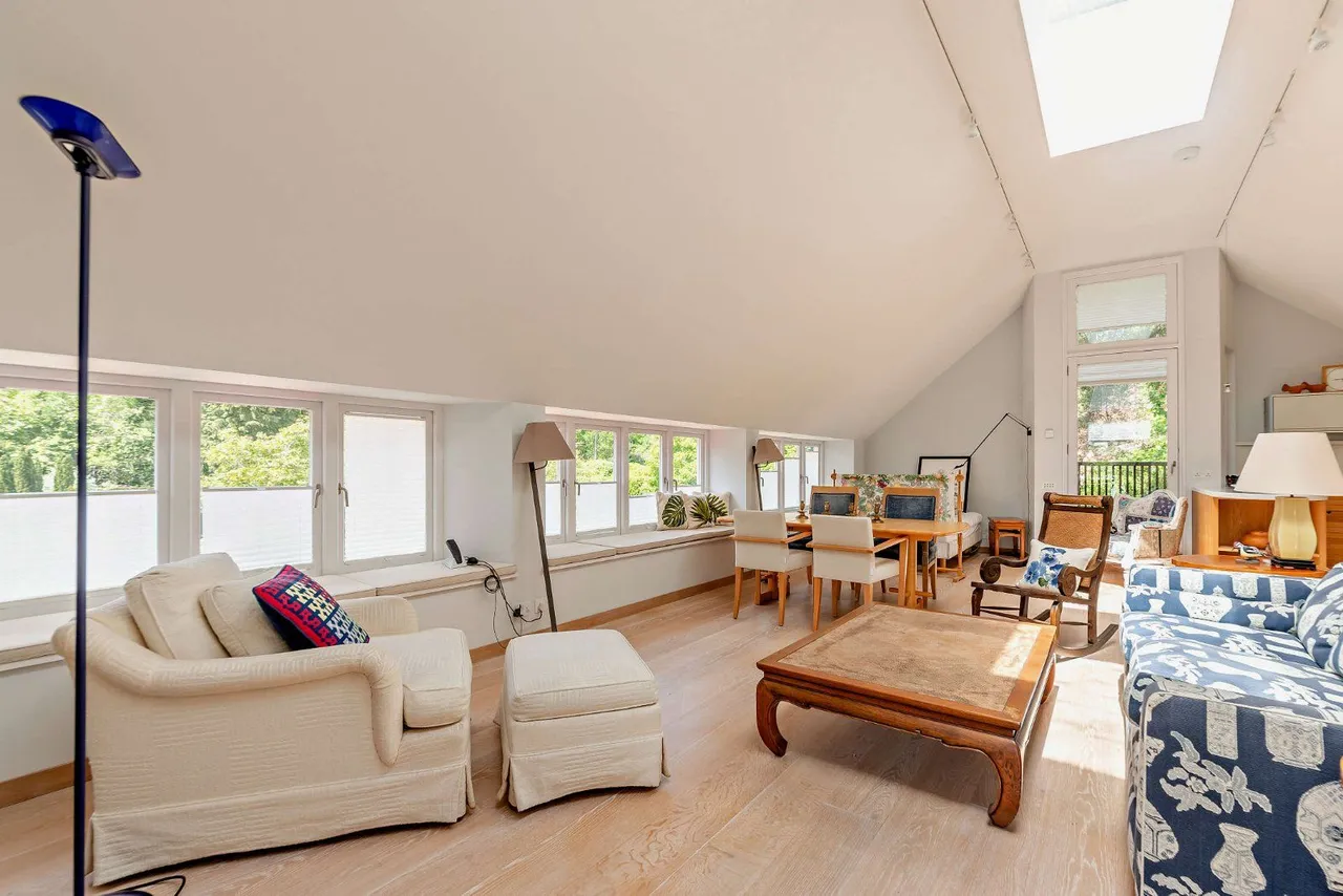 Swifts Close, Farnham, Surrey, GU10 1QX, photo 11
