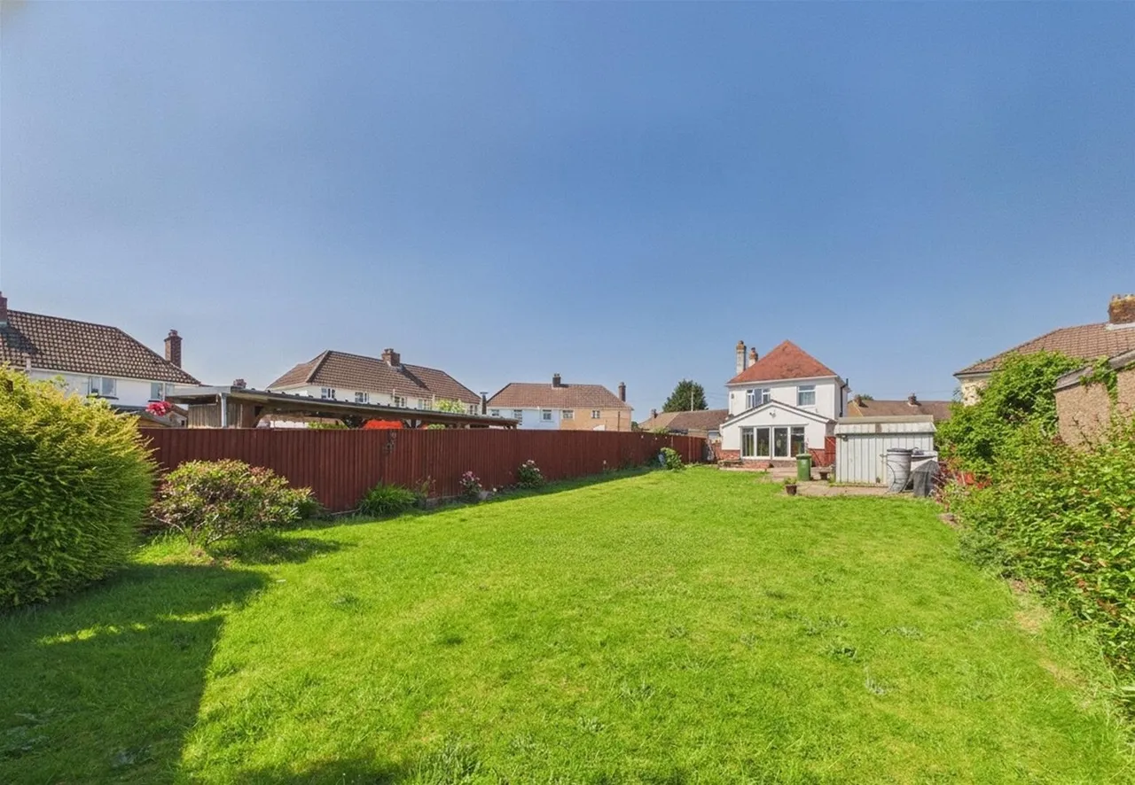 3 bed house for sale — Naas Lane, Lydney