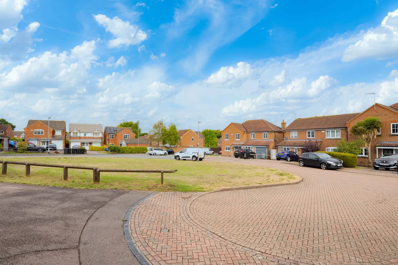 Carnoustie Close on Sunningdale in Grantham, photo 23