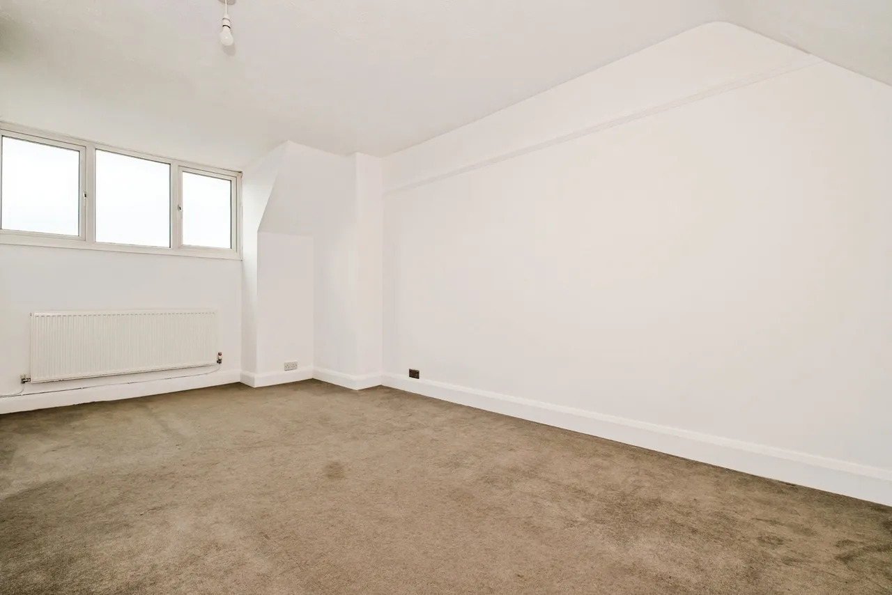 Aglaia Road, Worthing, BN11, photo 13