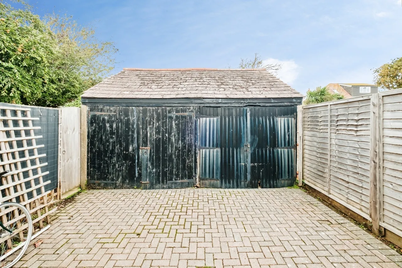 Aglaia Road, Worthing, BN11, photo 25