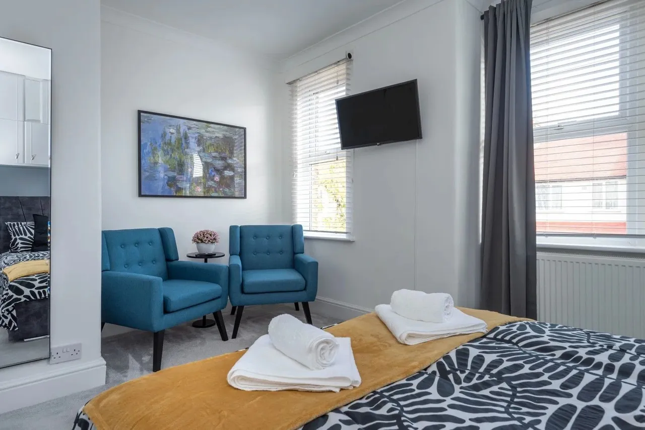 Chestnut Road, Raynes Park, SW20, photo 12