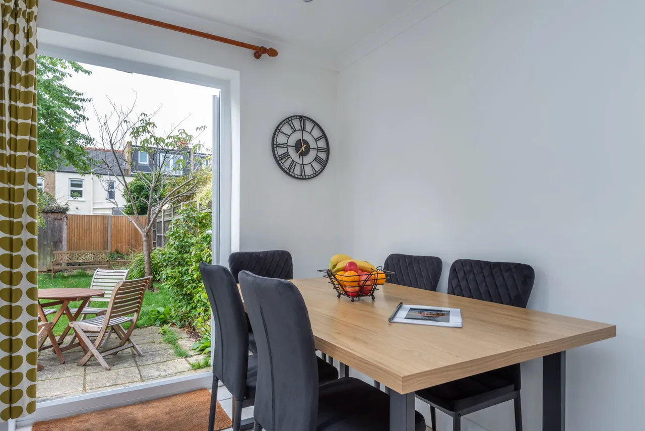 Chestnut Road, Raynes Park, SW20, photo 10