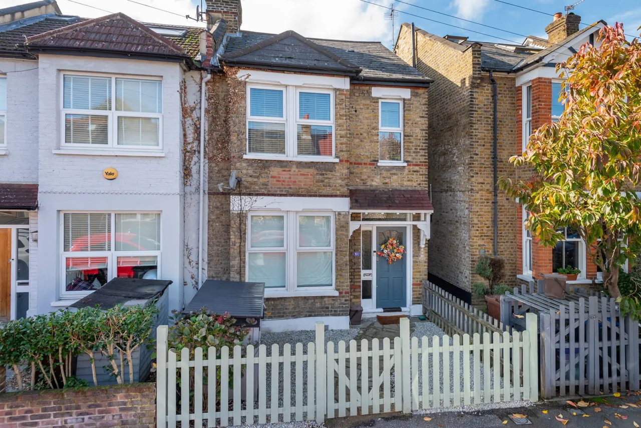 2 bed house for sale — Chestnut Road, Raynes Park, SW20