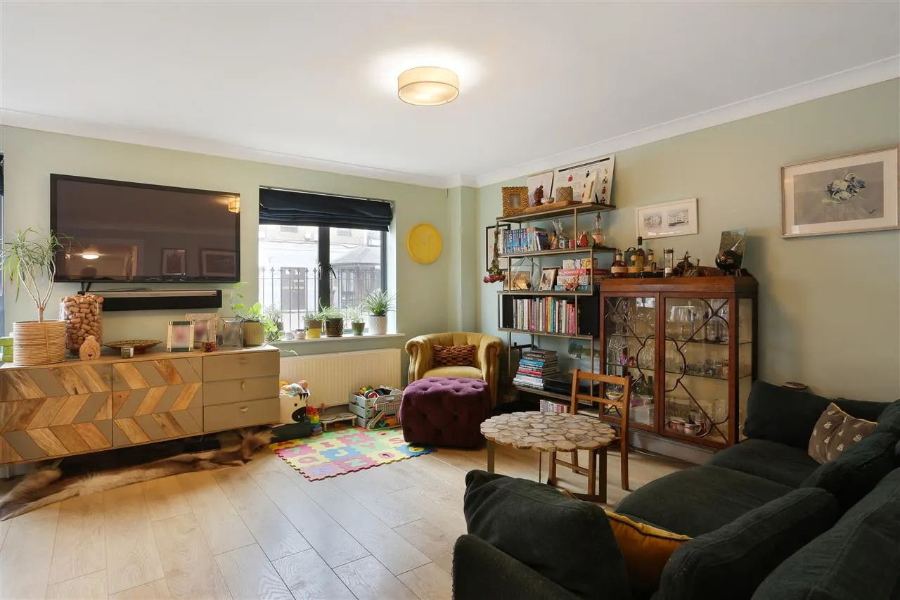 Statham Court, 20 Tollington Way, London, photo 8