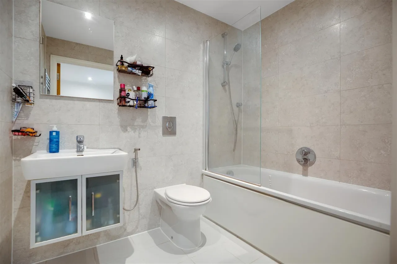 Western Gateway, Canning Town, E16, photo 7