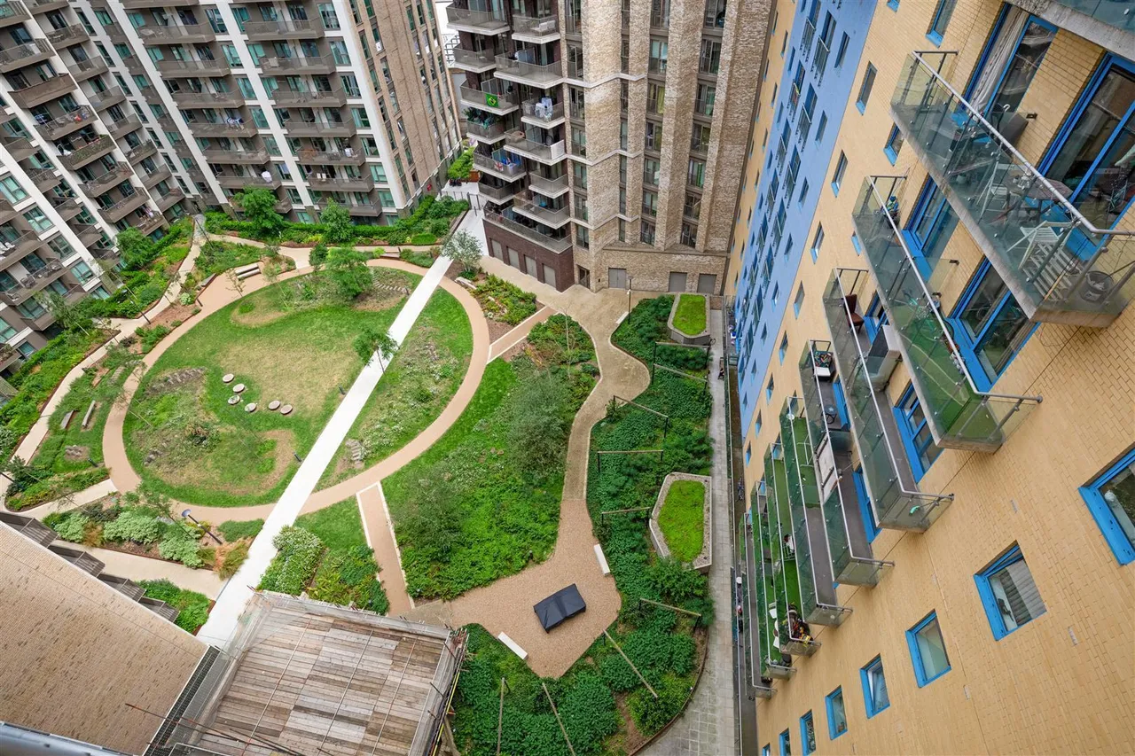 Western Gateway, Canning Town, E16, photo 9