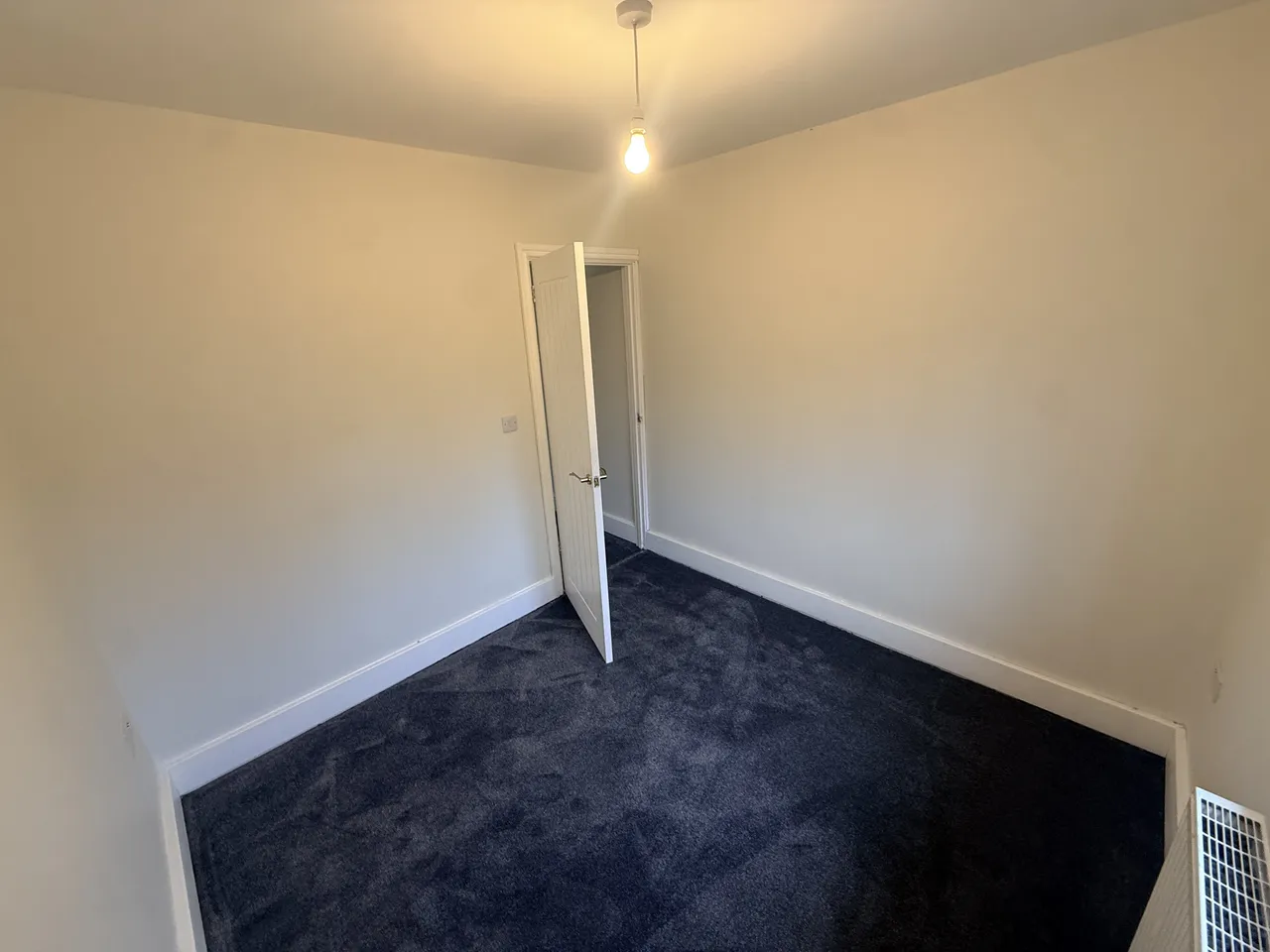 Robertsons Avenue, Duckmanton, CHESTERFIELD, photo 5