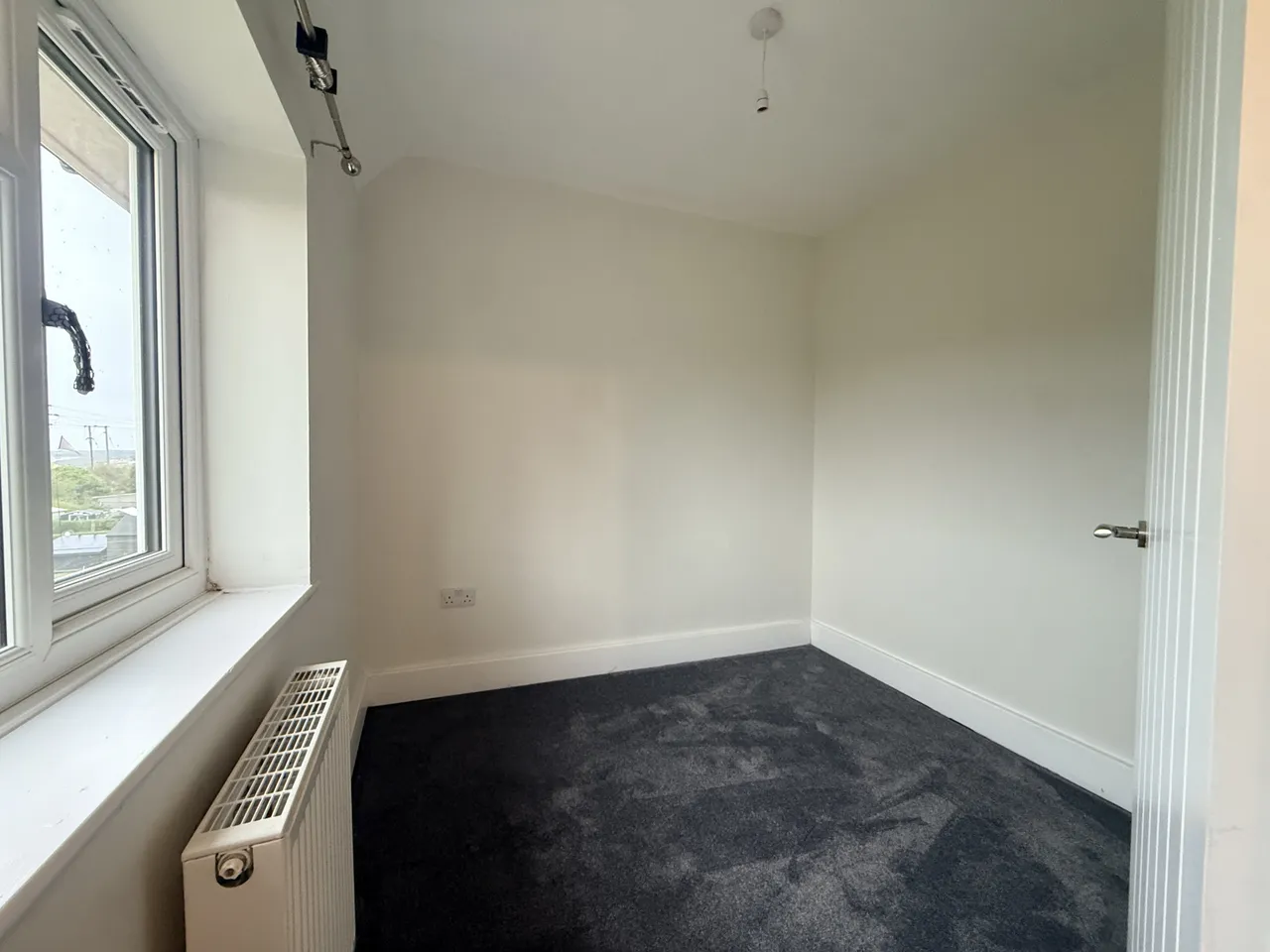 Robertsons Avenue, Duckmanton, CHESTERFIELD, photo 9