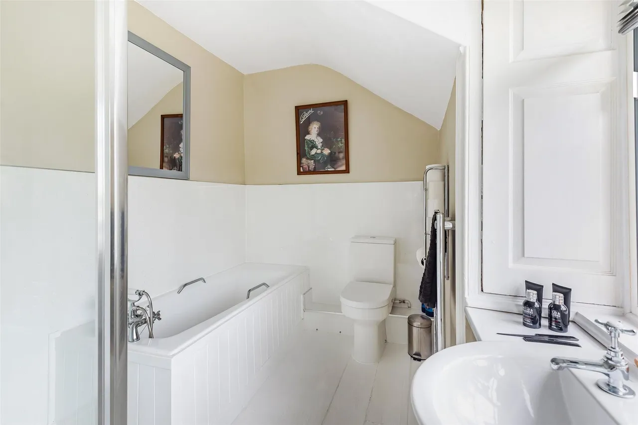 Combeland Road, Alcombe, photo 18
