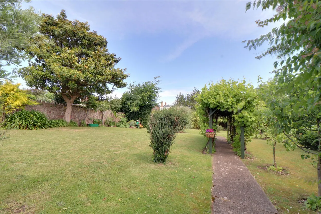 Combeland Road, Alcombe, photo 8