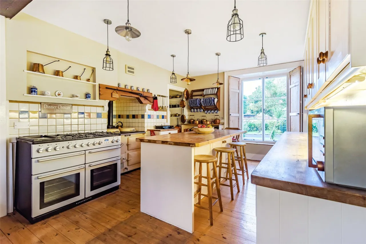 Combeland Road, Alcombe, photo 4
