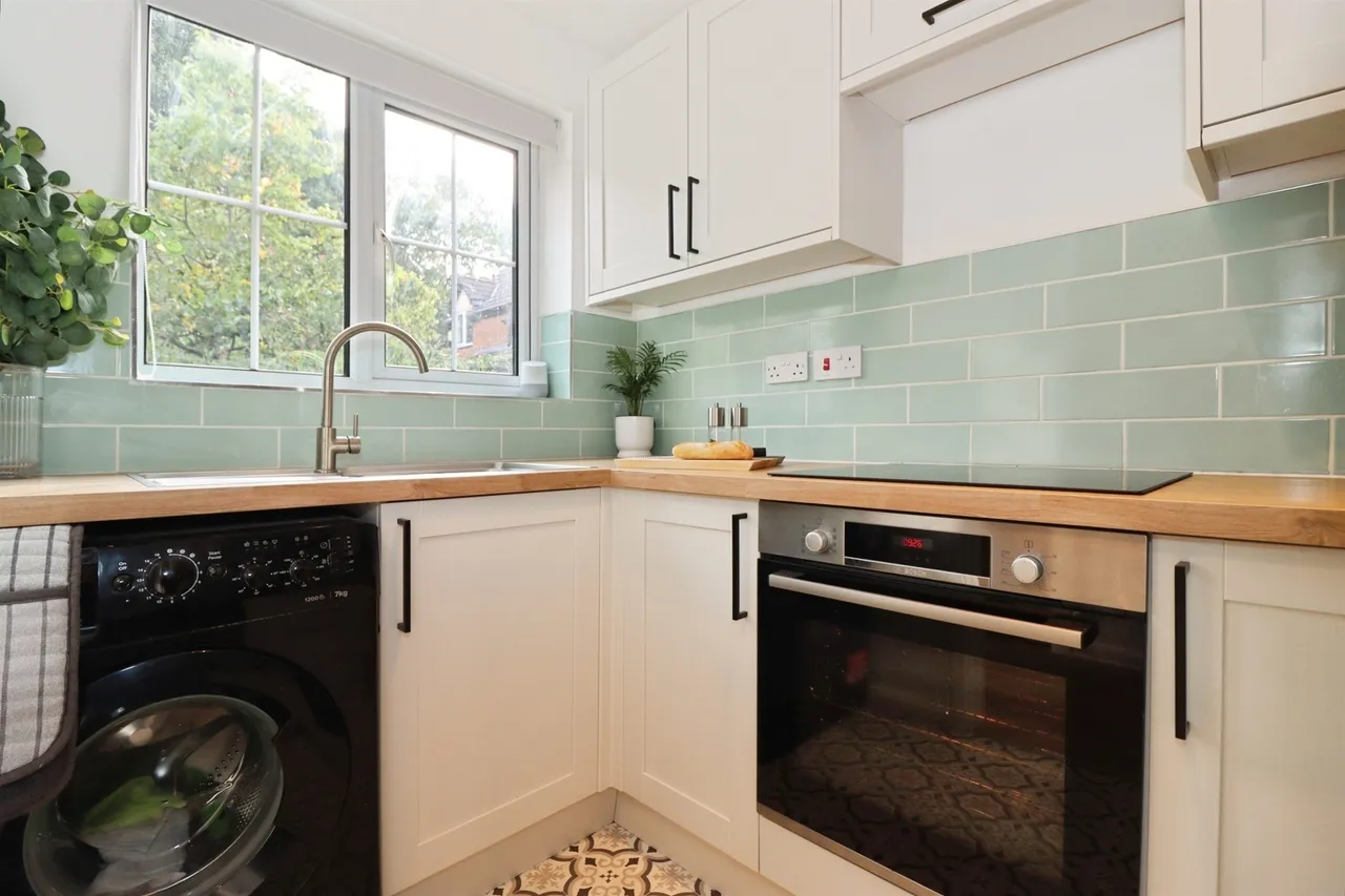 Hay Leaze, Yate, BS37, photo 5