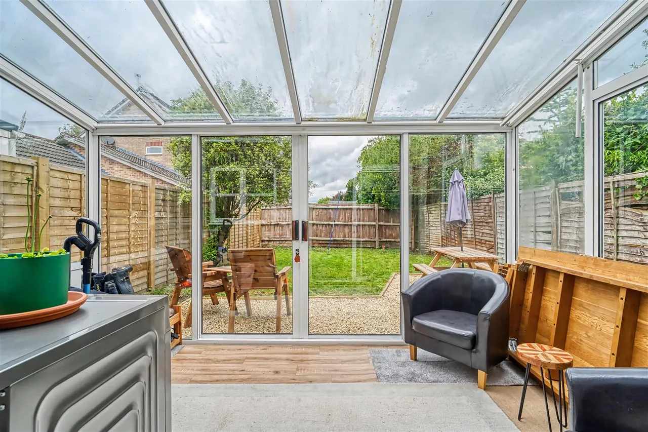 Campion Close, Wyke, photo 8