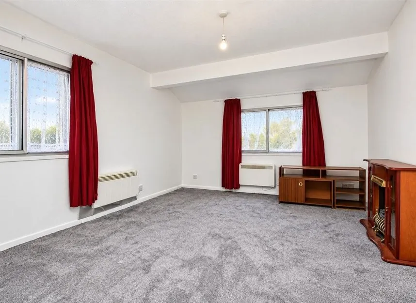 Cranston Close, Hounslow, TW3, photo 2