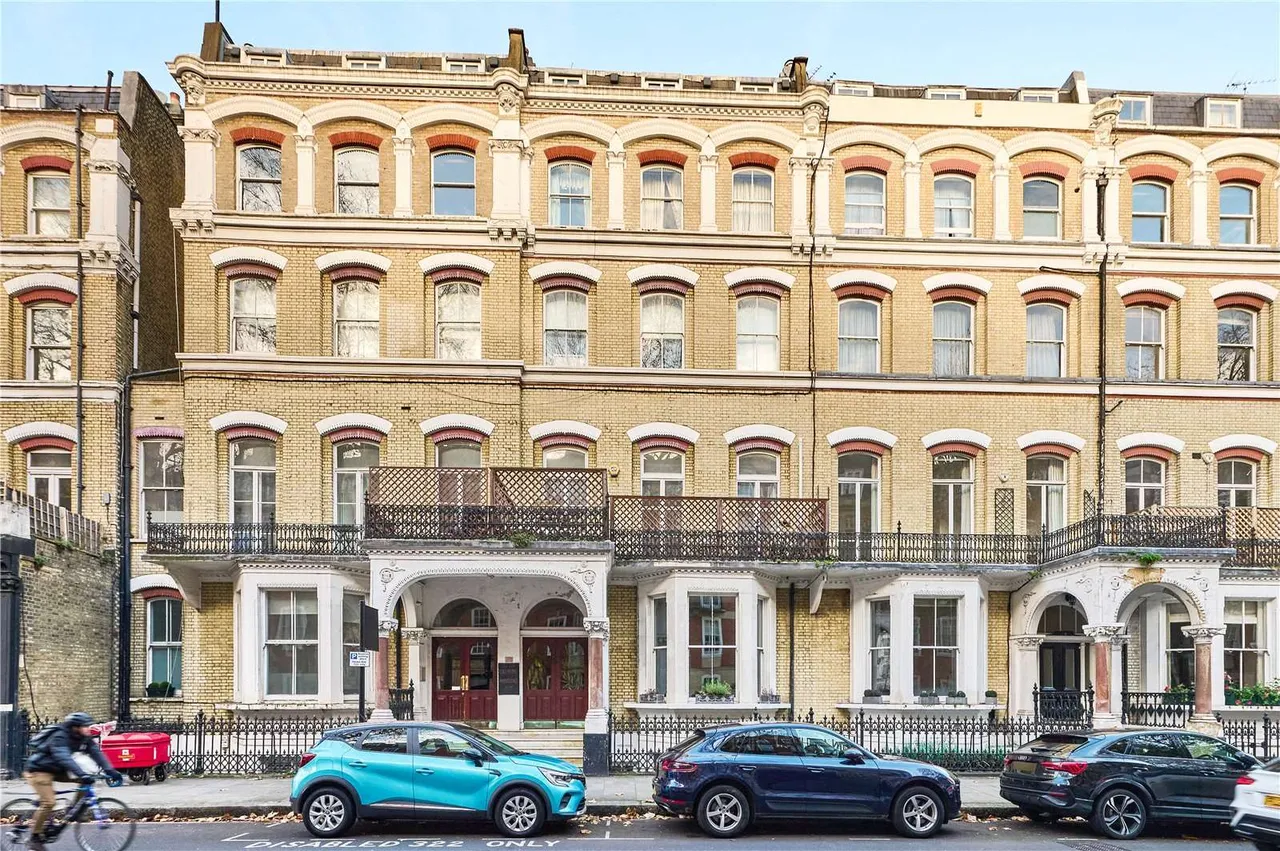 Old Brompton Road, London, SW5, photo 8