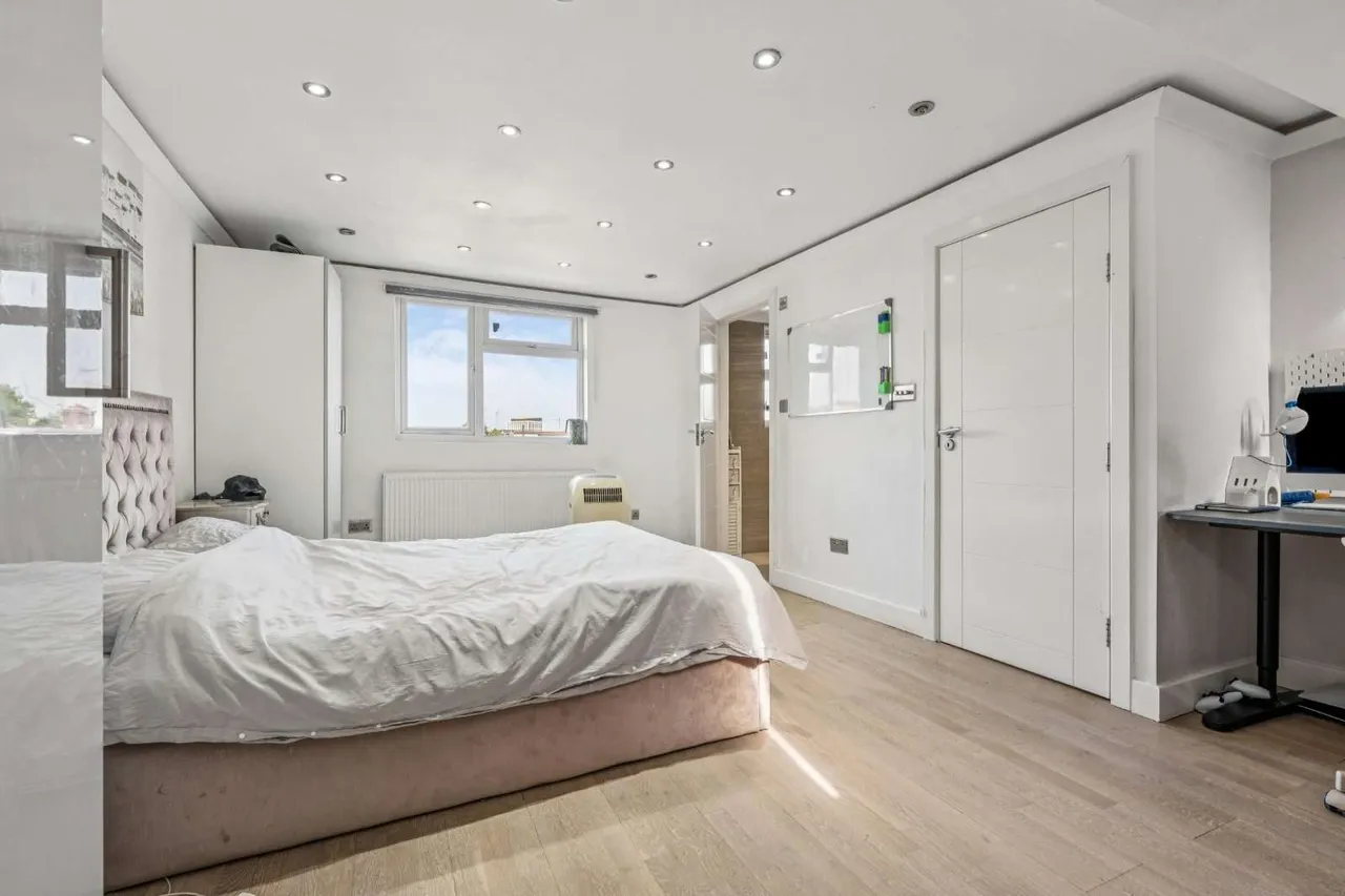 Cheviot Gardens, London, NW2 1QN, photo 6