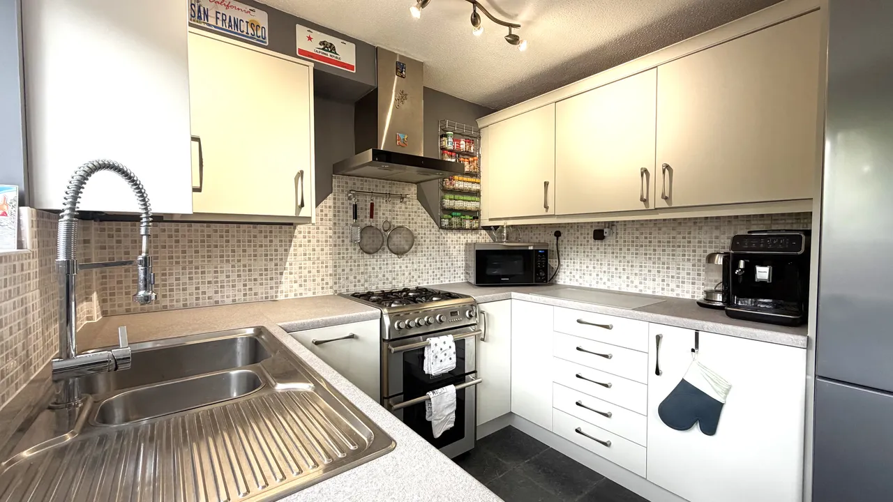 Denshaw Close, Manchester, M19, photo 10