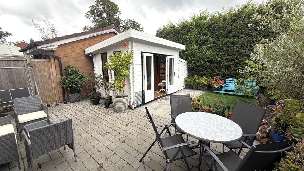 Denshaw Close, Manchester, M19, photo 29