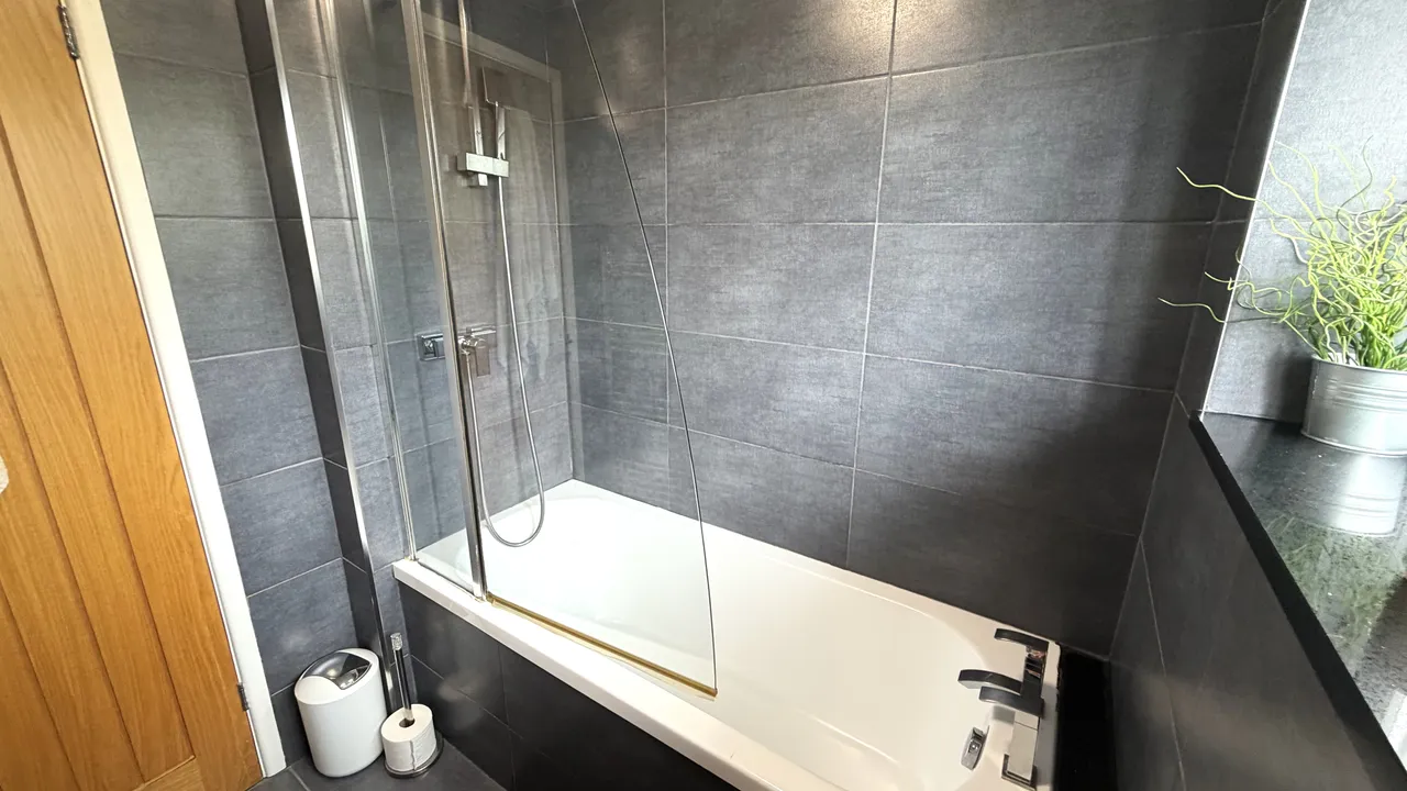 Denshaw Close, Manchester, M19, photo 23