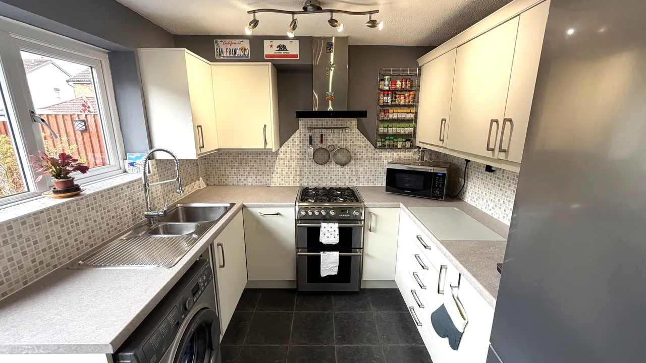 Denshaw Close, Manchester, M19, photo 11