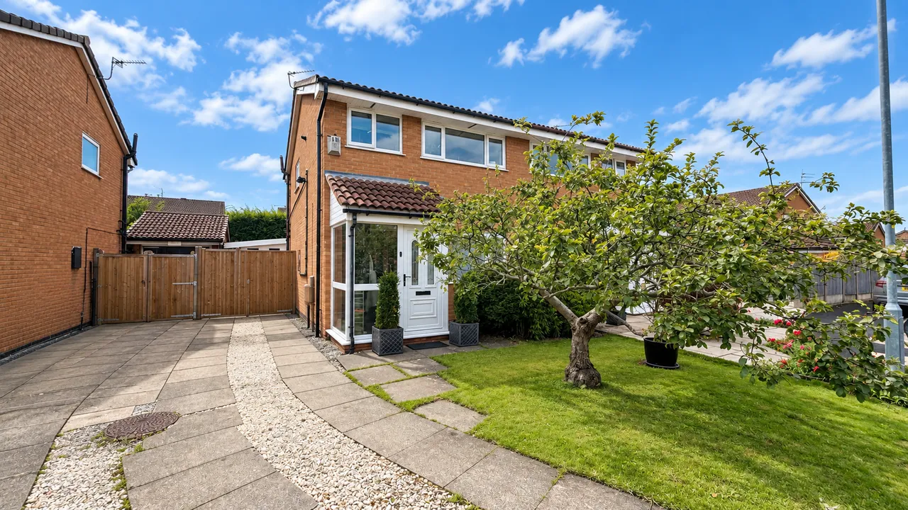 3 bed house for sale, Denshaw Close, Manchester, M19