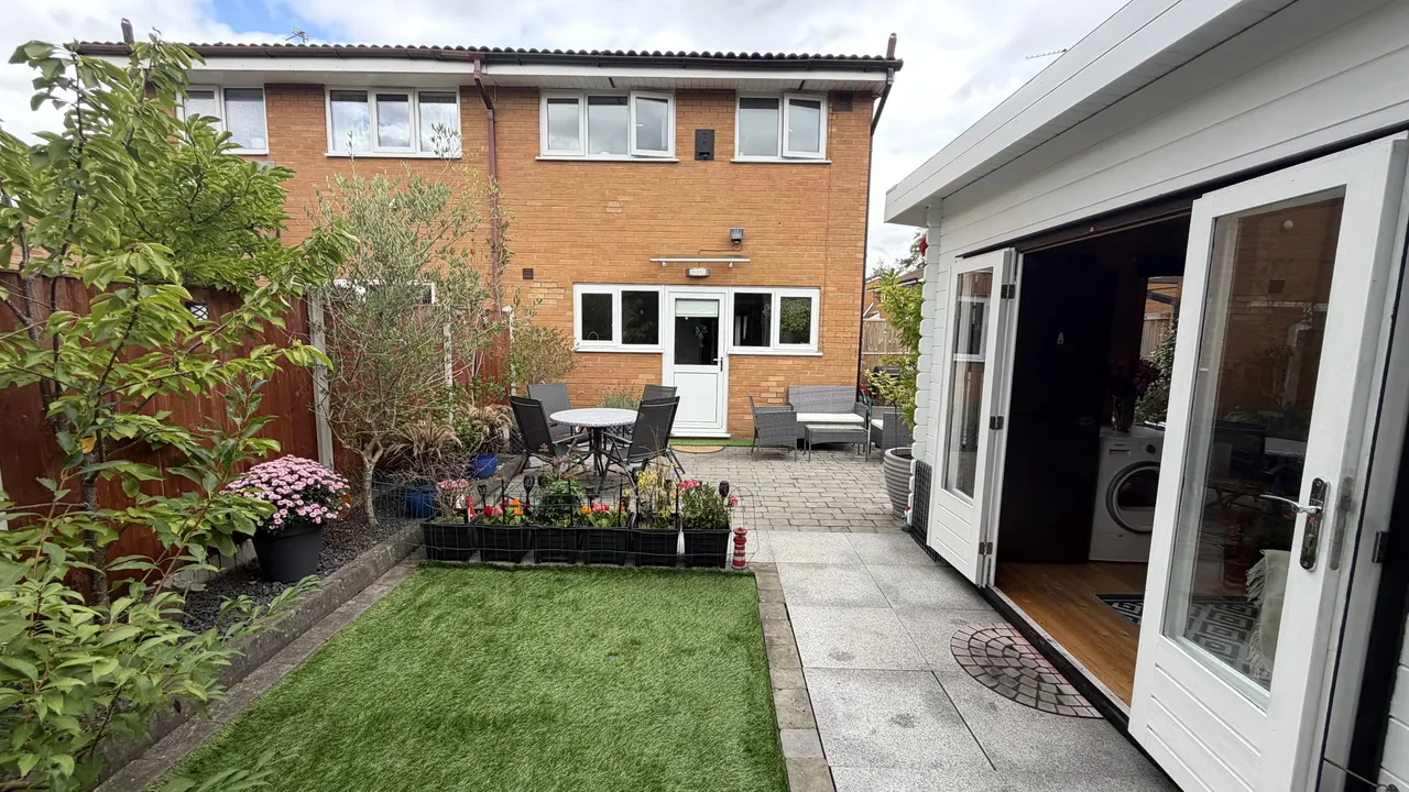 Denshaw Close, Manchester, M19, photo 28