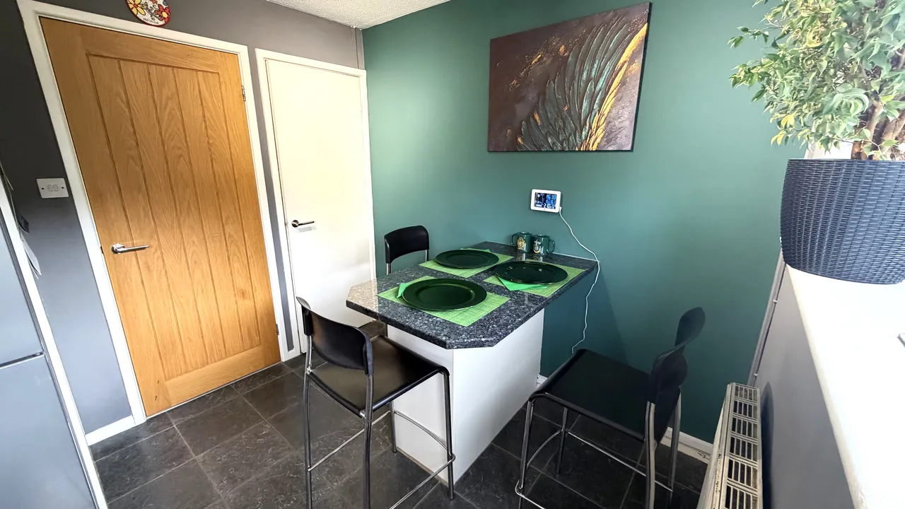 Denshaw Close, Manchester, M19, photo 13