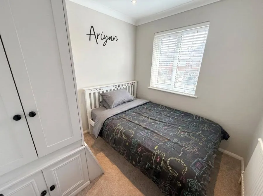 Poppyhills Road, Camberley, GU15, photo 8