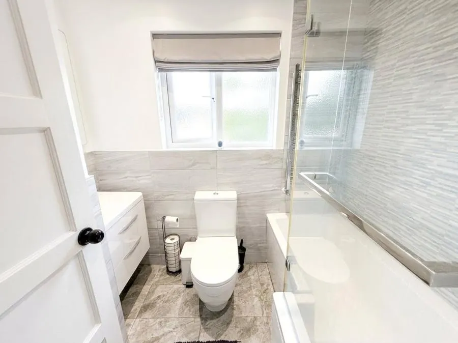 Poppyhills Road, Camberley, GU15, photo 9