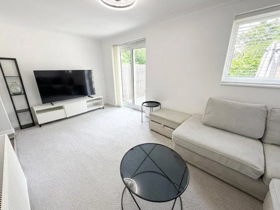 Poppyhills Road, Camberley, GU15, photo 12