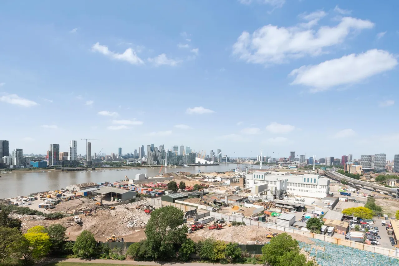 Riverscape, Royal Wharf, E16, photo 18